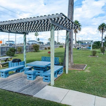 Corpus Christi Condo Pool And Access To North Beach Exterior photo